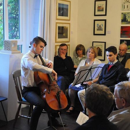 Mid Wales Arts B&B 카이어수스 외부 사진